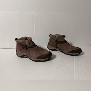 Winter brown suede winter boots women size 7.5 W